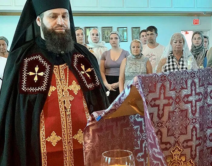 Po protestu pravoslavných biskupů v USA arcibiskup Elpidophore zrušil plánované svěcení