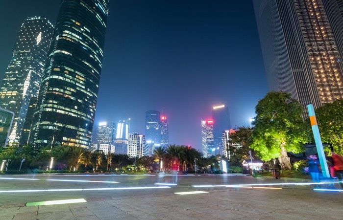 náměstí v noci v novém městě Guangzhou Zhujiang