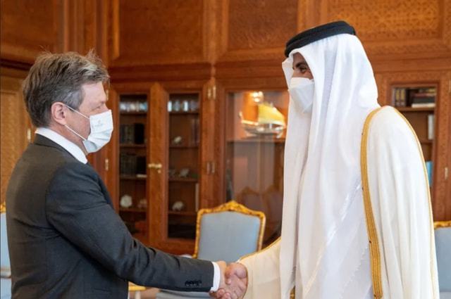 Katarský emír (hlava státu) Tamim přijal německého náměstka kancléře a ministra hospodářství a ochrany klimatu Habecka