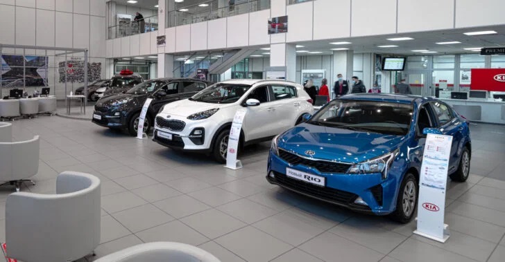 Ruský automobilový trh se propadl o více než polovinu